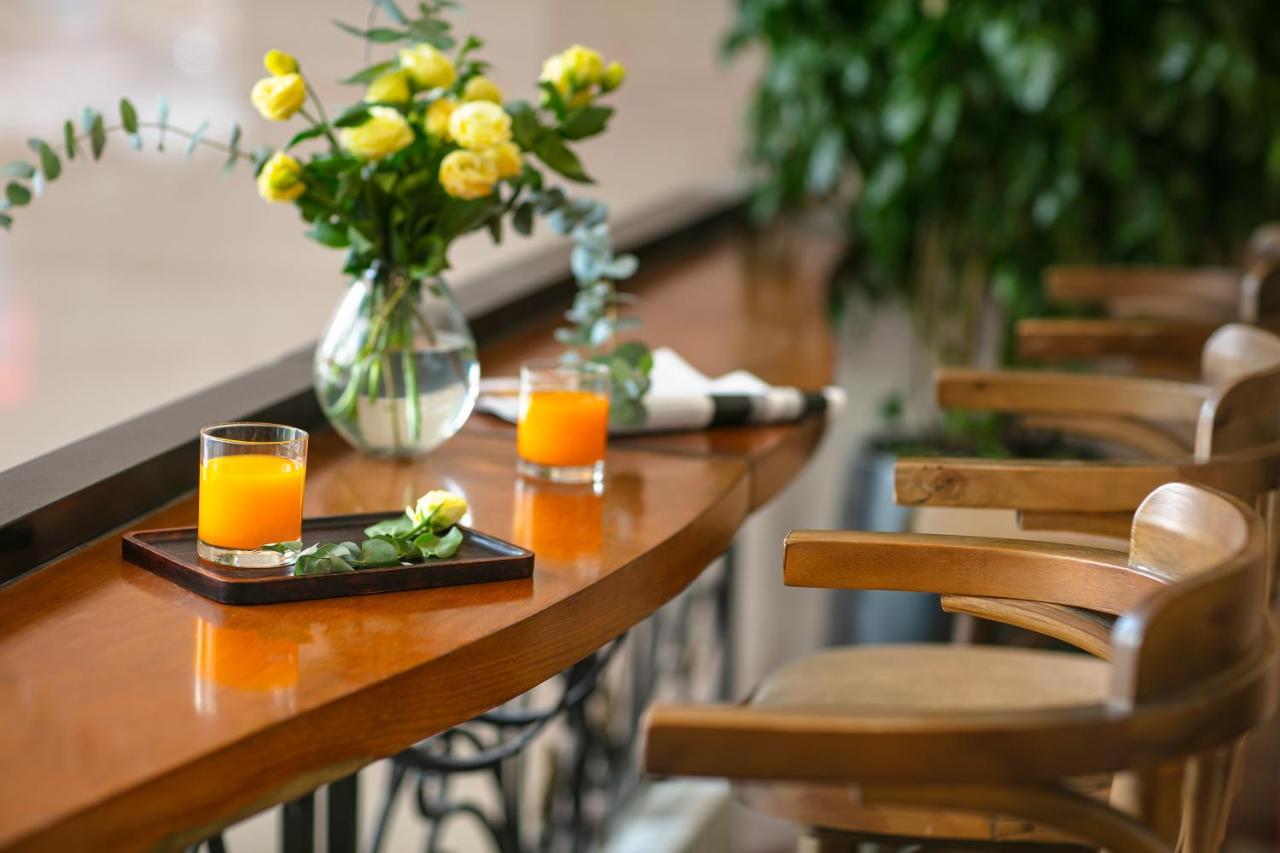 Nesta Hotel Saigon Хошимин Экстерьер фото