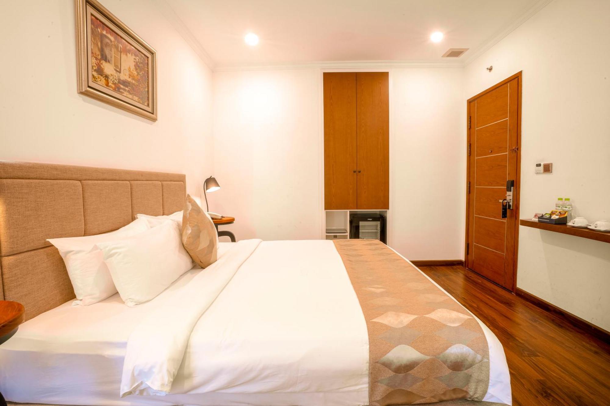 Nesta Hotel Saigon Хошимин Экстерьер фото