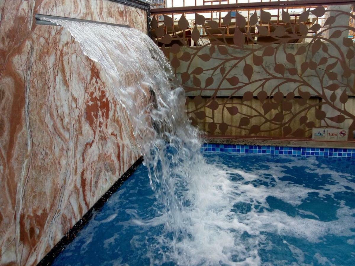 Nesta Hotel Saigon Хошимин Экстерьер фото